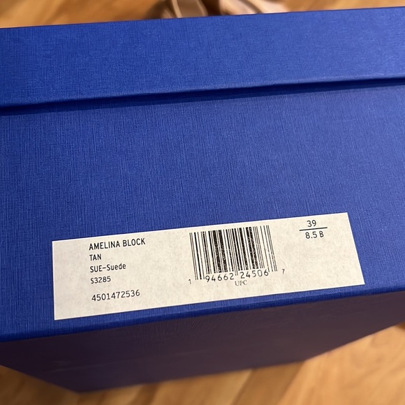 Stuart Weitzman Amelina Block Heel Suede sandals - Picture 10 of 11